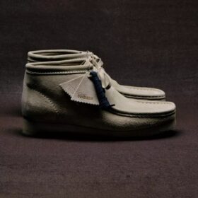 Wallabee™-Stiefel für Herren aus ahornfarbenem Wildleder