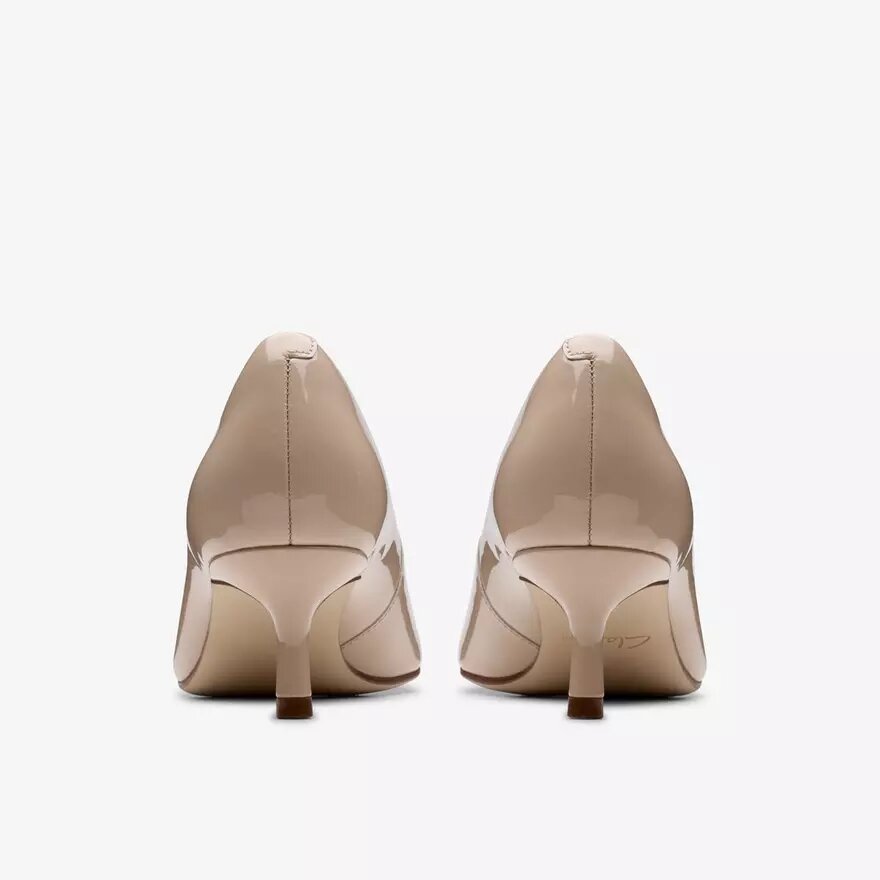Zarey Court Sand – Lack-Schuhe für Damen (US-Größen) Zarey Court Sand – Lack-Schuhe für Damen (US-Größen)