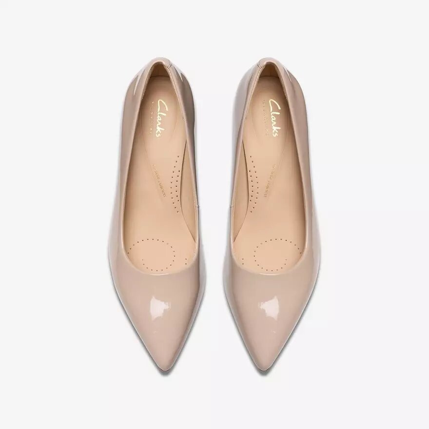 Zarey Court Sand – Lack-Schuhe für Damen (US-Größen) Zarey Court Sand – Lack-Schuhe für Damen (US-Größen)